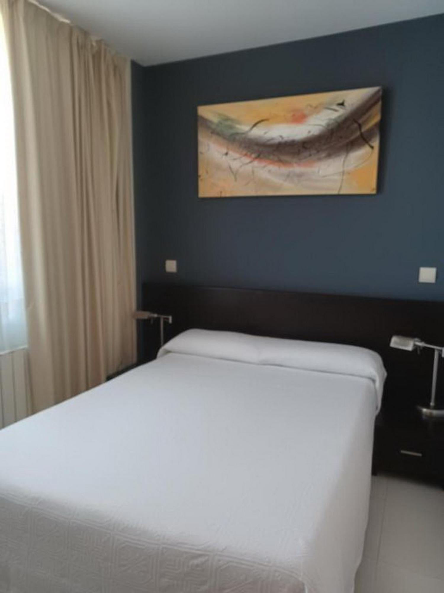 Apartamentos Playa De Portio 리엔크레스 외부 사진