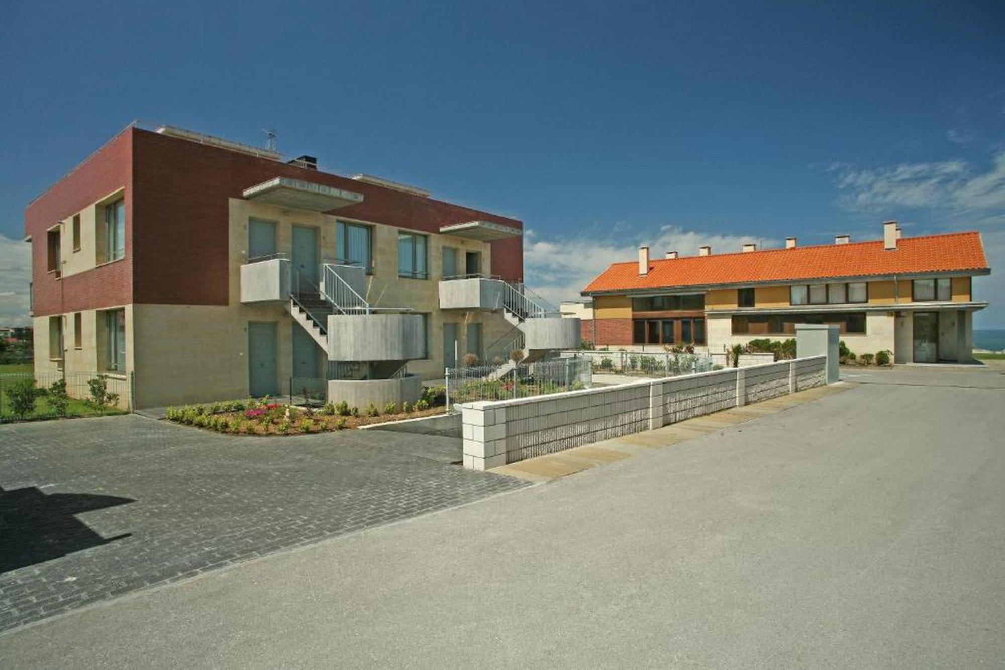 Apartamentos Playa De Portio 리엔크레스 외부 사진